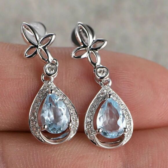 The Blue Tear Drop Earrings in 925 silver and cubic zirconia - Picture 1 of 7